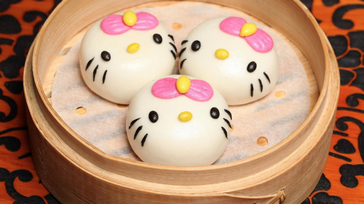 Hello Kitty do schrupania. Kluski, krewetki i ciastka wyglądają, jak kotek